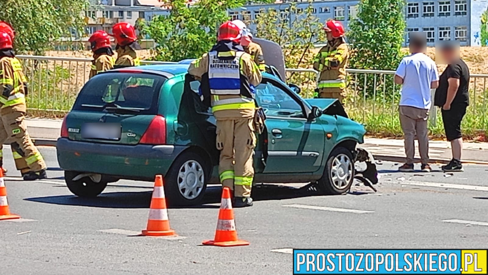 wypadek w opolu, wypadek na niemodlinskiej, wypadek na krapkowickiej, wypadek na zaodrzu, zderzenie 2 aut osobowych,