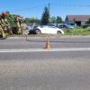 Wypadek na ul. Prószkowskiej w Opolu – auto uderzyło w przepust i stanęło w ogniu. Ranny kierowca i dziecko