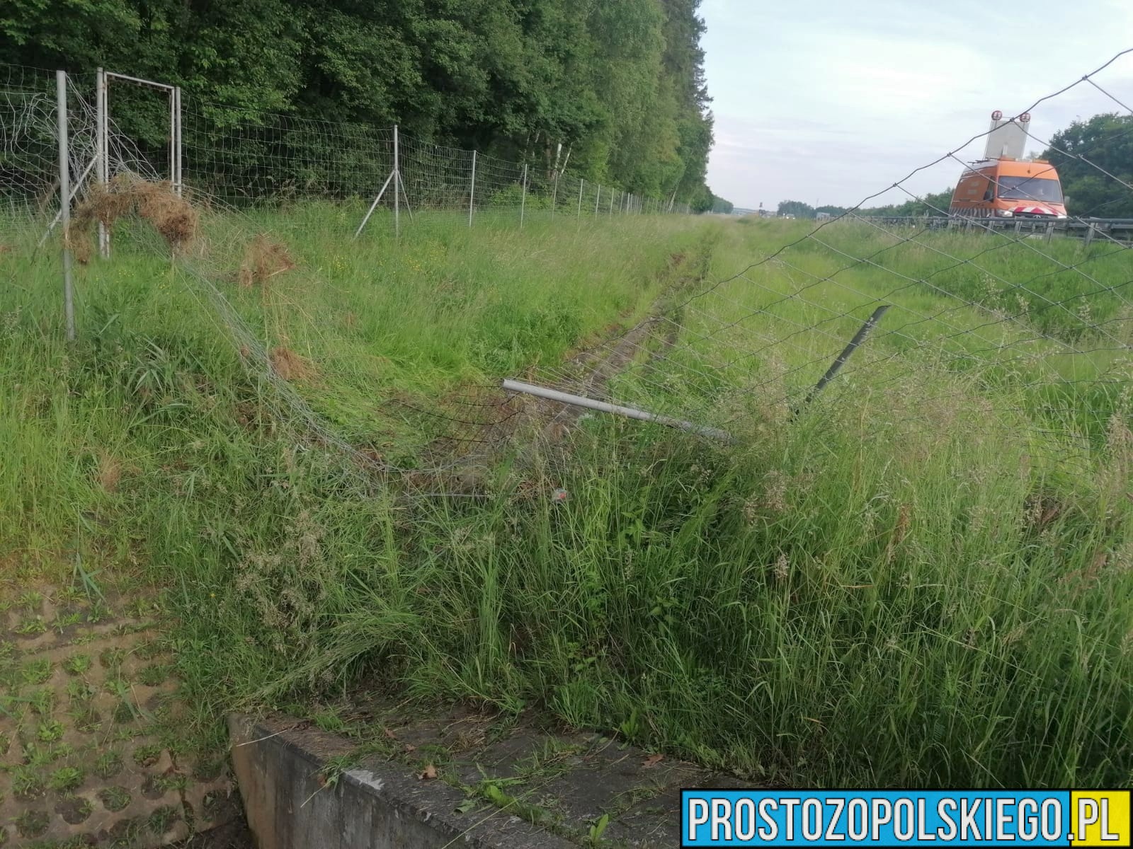 obywatel gruzji dachował, pijany obywatel gruzji, pijany gruzinin, dachował na autostradzie, dachowanie na a4, dachowanie na autostradzzie, wypadek na autostradzie, 