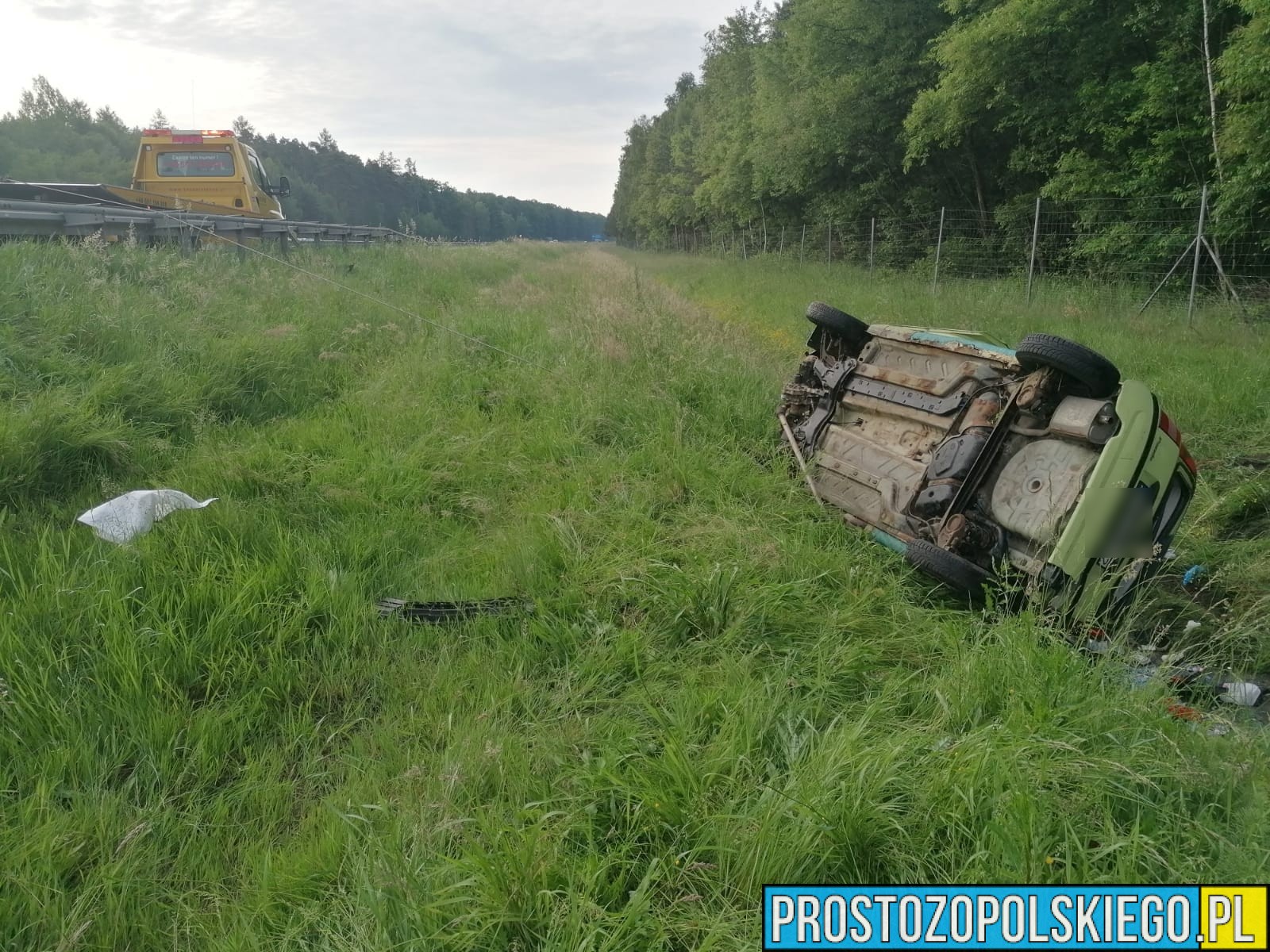 obywatel gruzji dachował, pijany obywatel gruzji, pijany gruzinin, dachował na autostradzie, dachowanie na a4, dachowanie na autostradzzie, wypadek na autostradzie, 