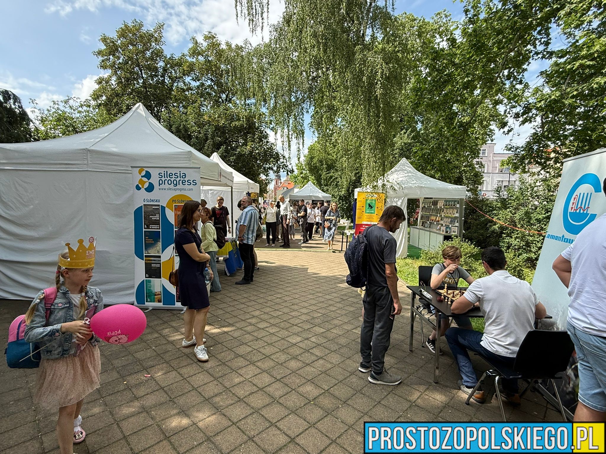 Festiwal Książki w Opolu 2025, fesatiwal opole, festiwal w opolu, festiwal książki, opolski festiwal, książki, opole ksiązki, festiwal na placu wolności w opolu, 