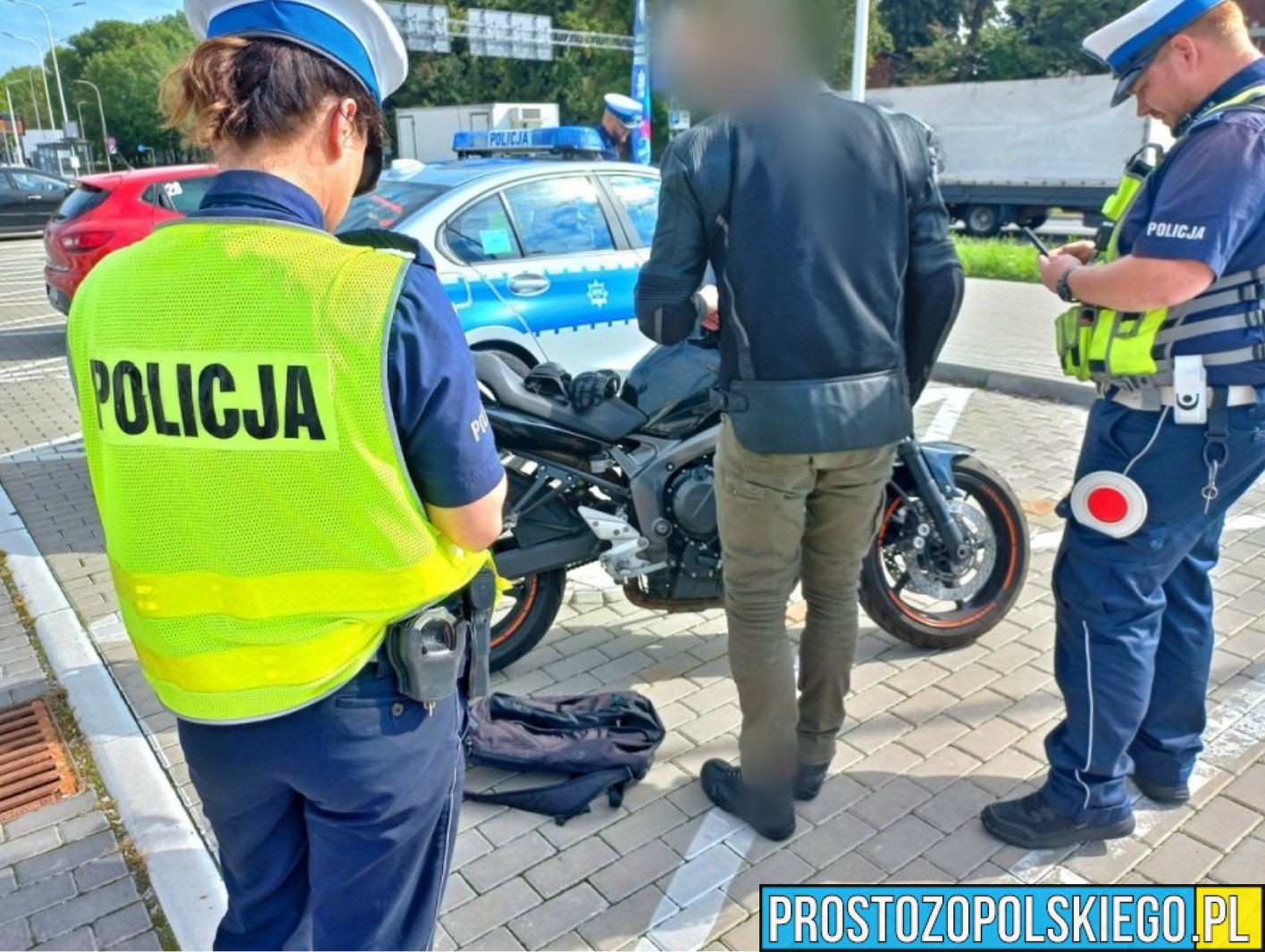 Motocyklista jechał 108 km/h w zabudowanym – stracił prawo jazdy, 3 tys. zł mandatu i 13 punktów karnych