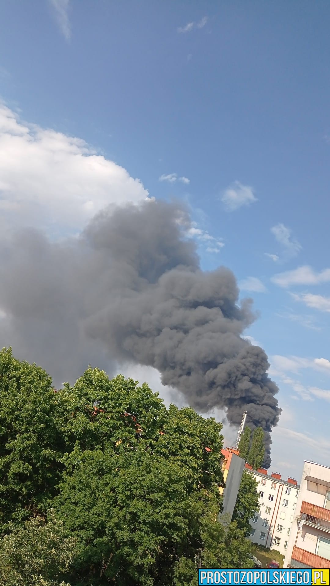 prosto z opolskiego, pożar magazynu, poważny pożar, pożar kędzierzyn, pożar magazynu z rowerami, pożar zakładu, pożar hali magazynowej,