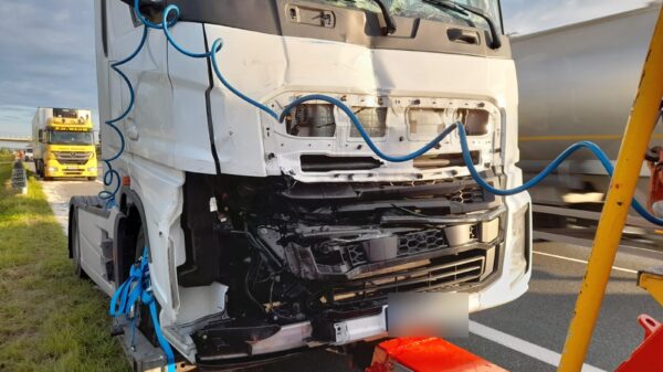 Ciężarówki zderzyły się na autostradzie. A4 w stronę Katowic częściowo zablokowana