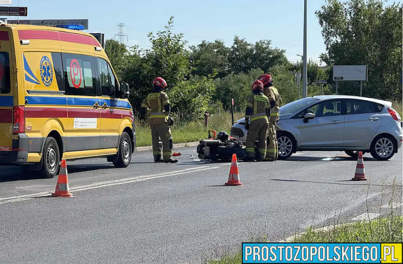 Wypadek na skrzyżowaniu Królowej Jadwigi i Jana Pawła II w Kędzierzynie-Koźlu — motocyklista zderzył się z fordem