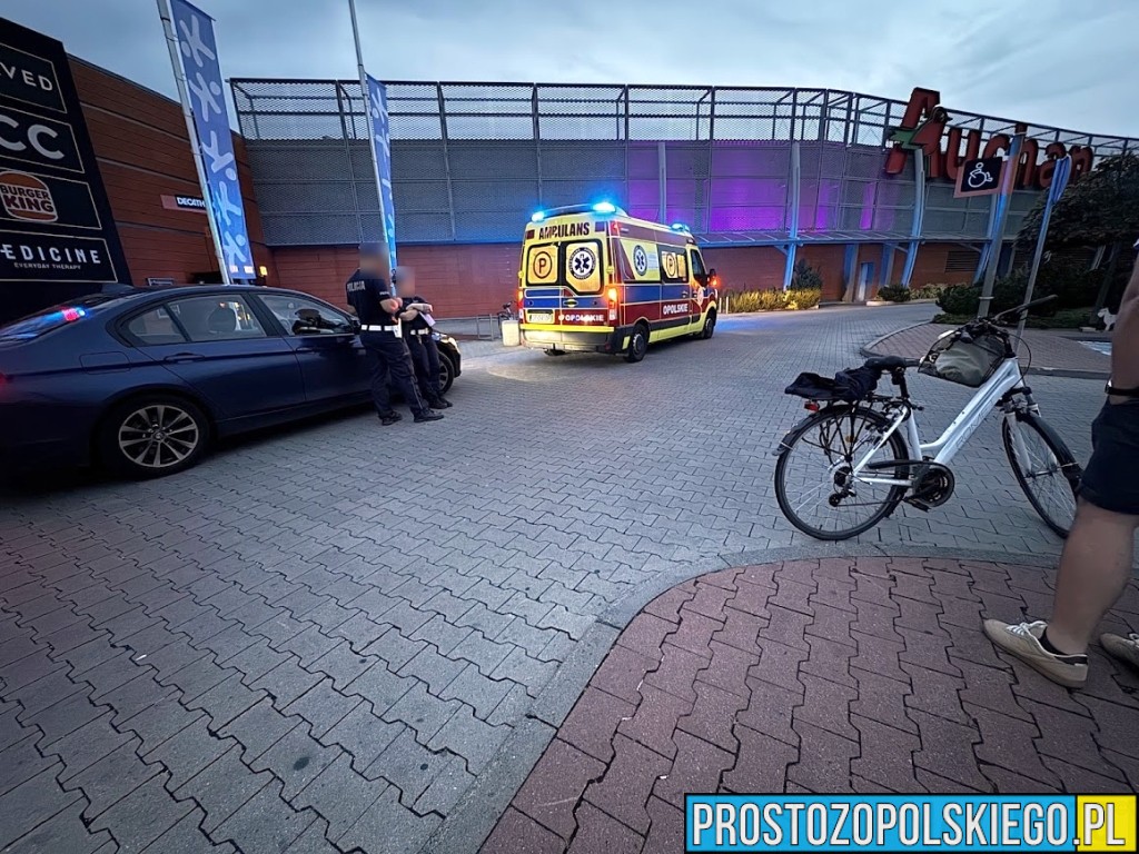 Opole: Wypadek na parkingu centrum handlowego „Karolinka” – 49-letnia rowerzystka trafiła do szpitala