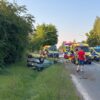 Groźny wypadek pod Malujowicami. Samochód dachował — jedna osoba trafiła do szpitala