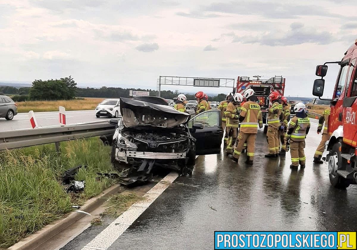 Zderzenie dwóch samochodów na A4 w powiecie strzeleckim. Sześć osób podróżowało autami, w tym dzieci