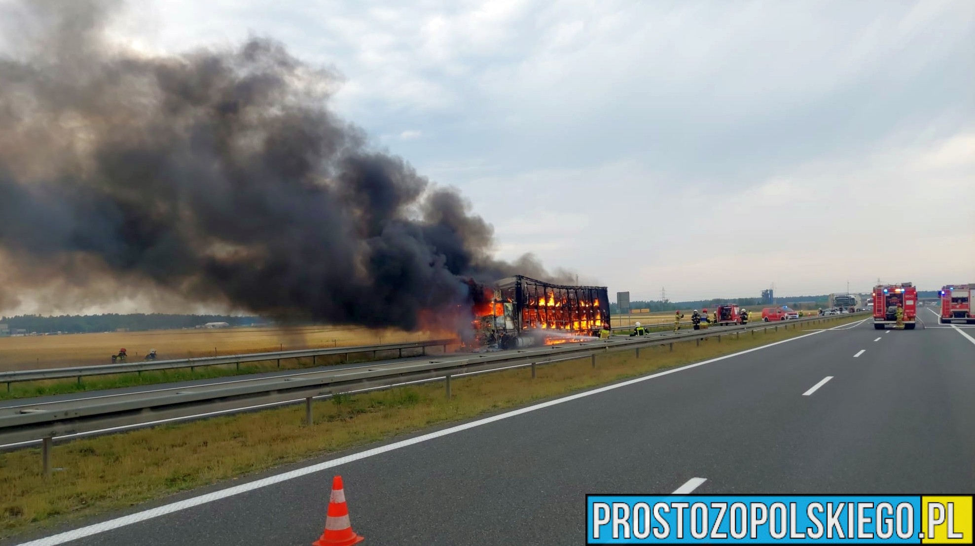 pożar ciężarówki, pożar ciężarowki na a4, pożar auta na a4, pożar auta na autostradzie, autostrada zablokowana, prosto z opolskiego, 