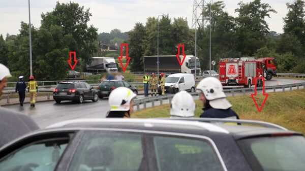 Opole: trzy kolizje na wiadukcie przy ul. Niemodlińskiej. Ulica była śliska jak lodowisko