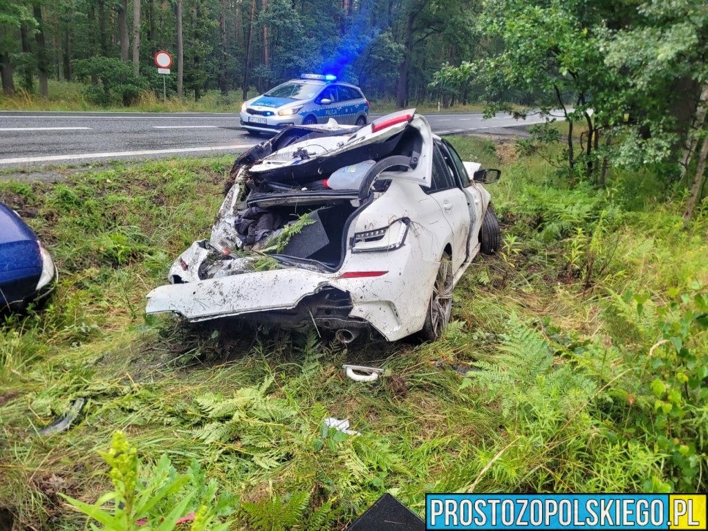 wypadek wypadek dąbrowa, wypadek bmw, kierowca bmw, wypadek w lesie, droba zablokowana,