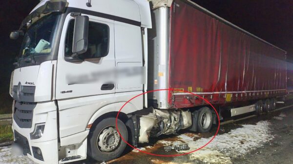 Poważny wypadek na DK46 w Otmuchowie. Kobieta trafiła do szpitala