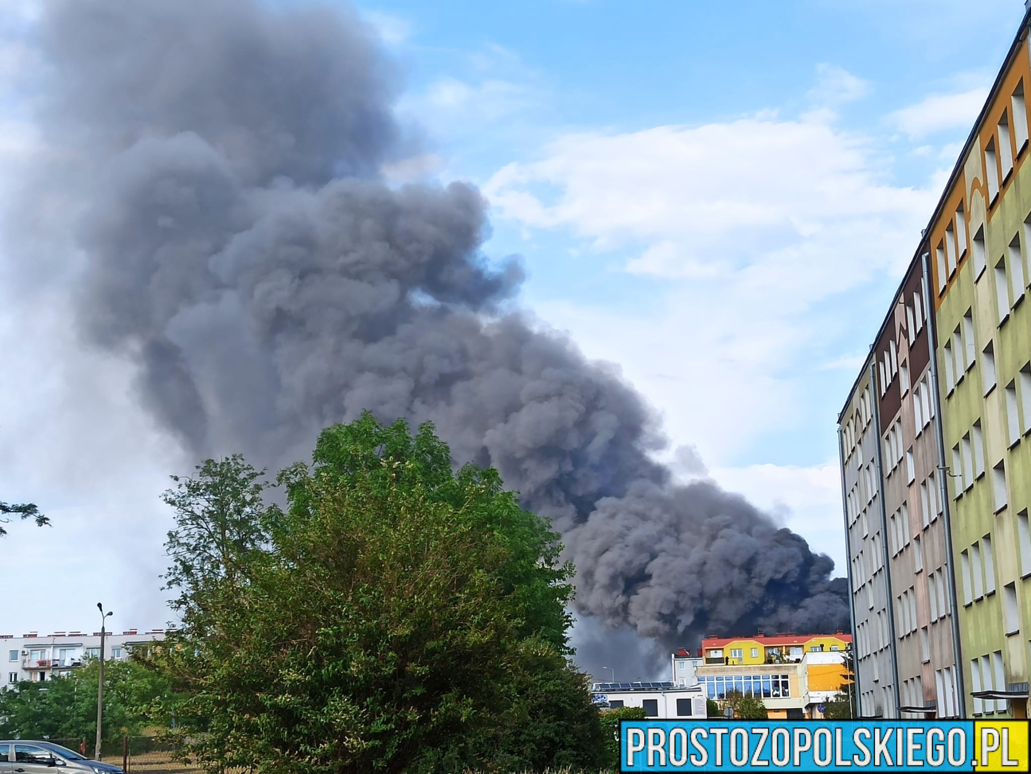 prosto z opolskiego, pożar magazynu, poważny pożar, pożar kędzierzyn, pożar magazynu z rowerami, pożar zakładu, pożar hali magazynowej,