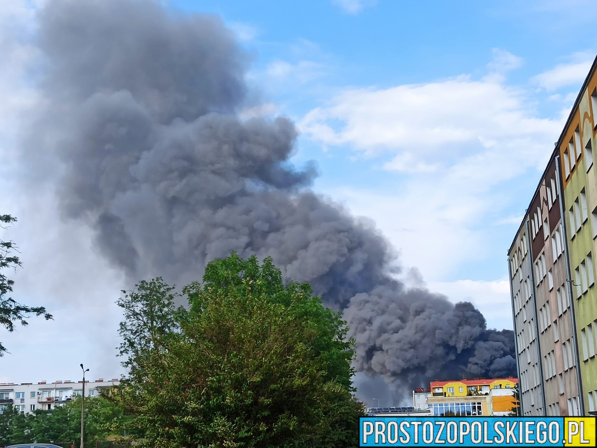 prosto z opolskiego, pożar magazynu, poważny pożar, pożar kędzierzyn, pożar magazynu z rowerami, pożar zakładu, pożar hali magazynowej,