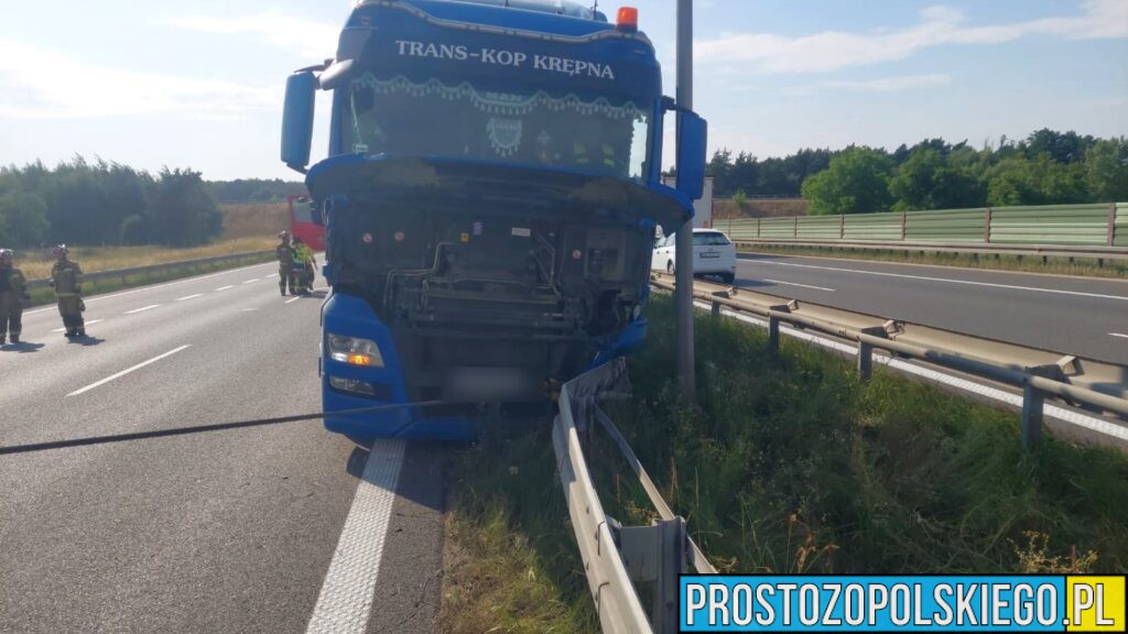 Wypadek ciężarówki na A4 pod Krapkowicami. Autostrada w kierunku Katowic była zablokowana