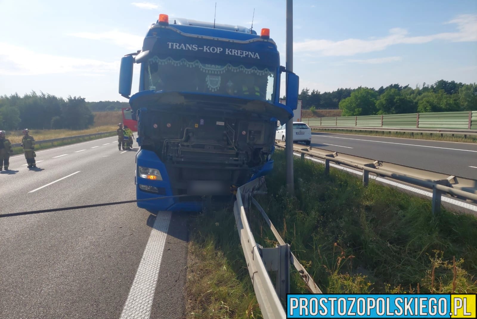 Wypadek ciężarówki na A4 pod Krapkowicami. Autostrada w kierunku Katowic była zablokowana