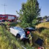 Wypadek drogowy w Ligocie Górnej – samochód uderzył w betonową latarnię