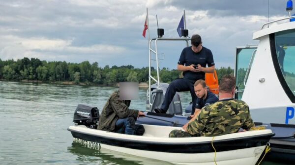 Interwencja WOPR Nysa – Łódź wędkarska przewróciła się na Jeziorze Nyskim!