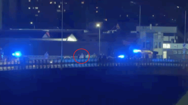 Policjant po służbie uratował kobietę na Moście Zaodrzańskim