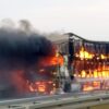 Pożar ciężarówki na A4. Autostrada zablokowana, ogień objął cały pojazd