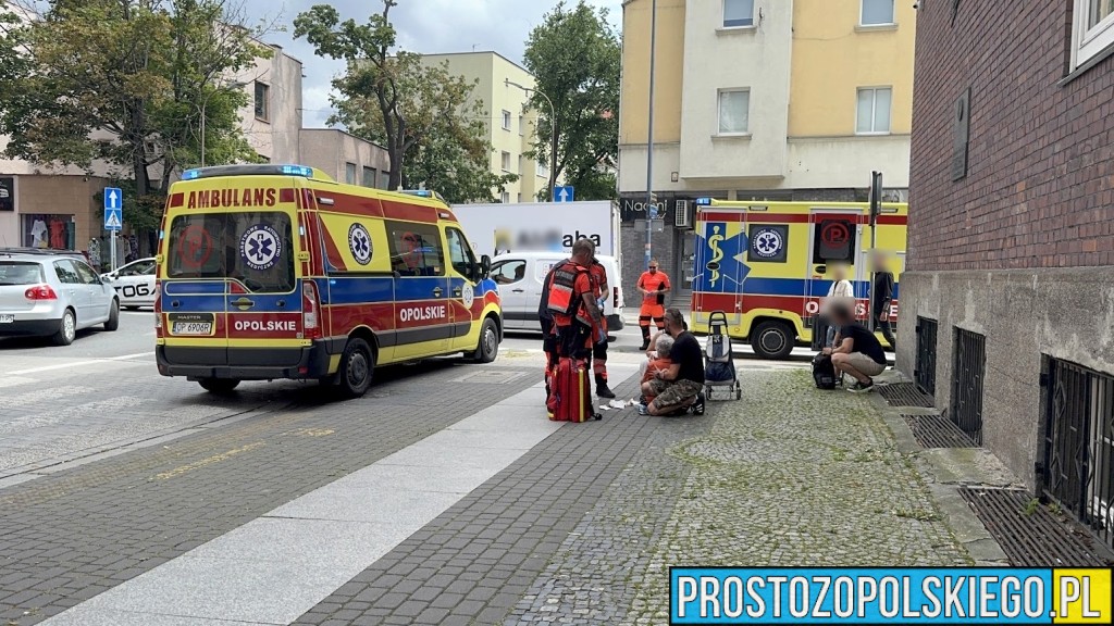 84-letnia kobieta przewróciła się na chodniku w centrum Opola – na pomoc ruszyli przechodnie