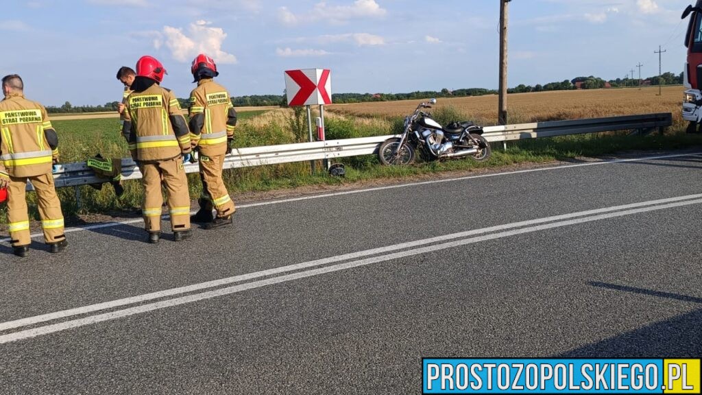 Motocyklista uderzył w bariery na DK39 przed Igłowicami — trafił do szpitala