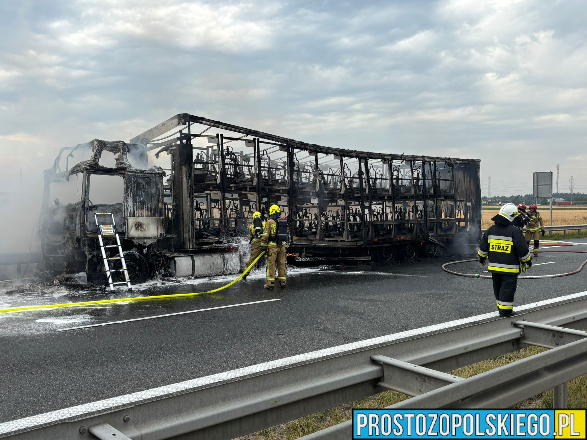 pożar ciężarówki, pożar ciężarowki na a4, pożar auta na a4, pożar auta na autostradzie, autostrada zablokowana, prosto z opolskiego, 