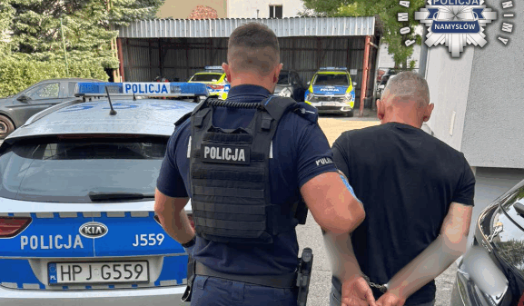 Dwaj obywatele Ukrainy zatrzymani w Namysłowie. Chcieli wyłudzić ponad 100 tysięcy złotych metodą "na maklera"