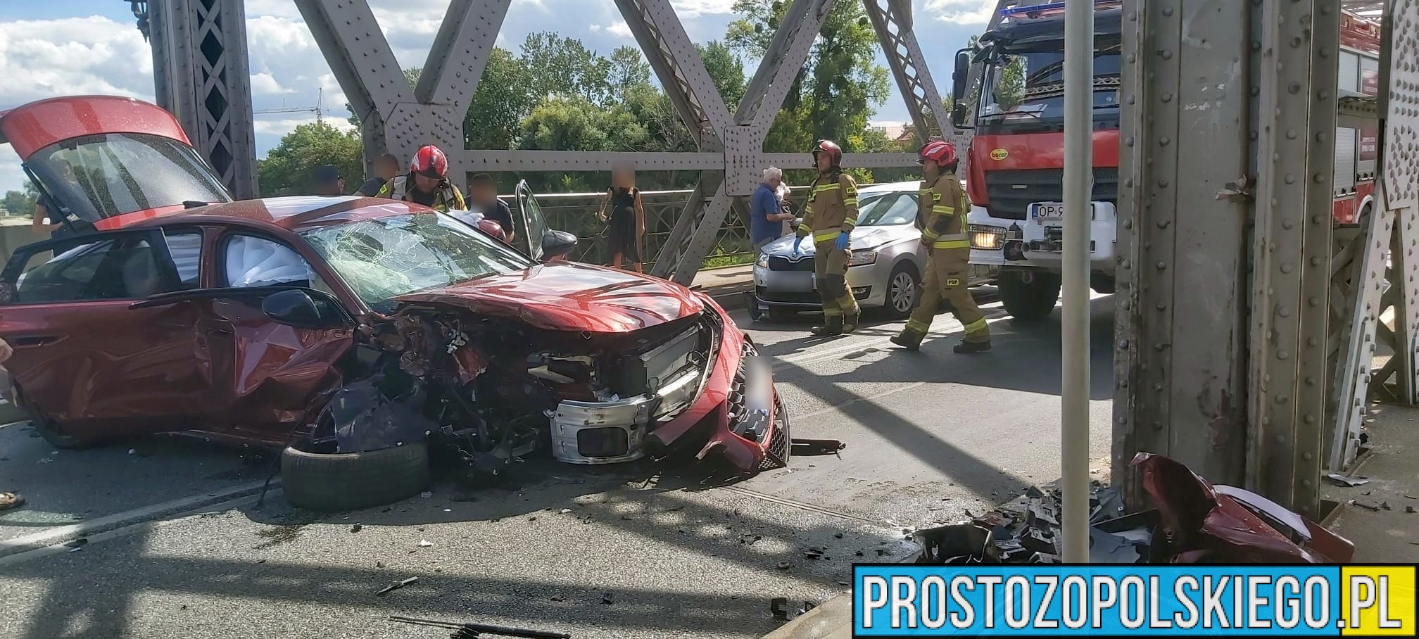 Wypadek w Brzegu – dwa samochody osobowe zderzyły się na moście nad Odrą