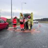 Wypadek na DK94 w Opolu. Fiat Panda uderzył w latarnię na rondzie Szczekiela