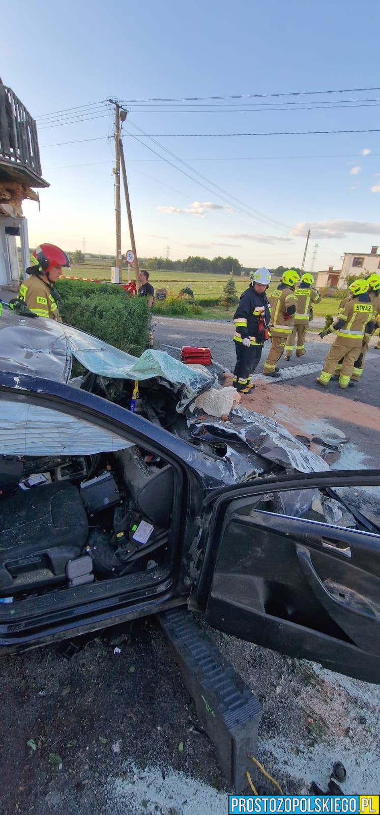 wypadek w ściborowicach, poważny wypadek, poszkodowany kierowca, krapkowice wypadek, wypadek poważny,