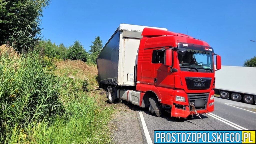 Wypadek ciężarówki w Malerzowicach na DK46. Droga Opole–Nysa była zablokowana
