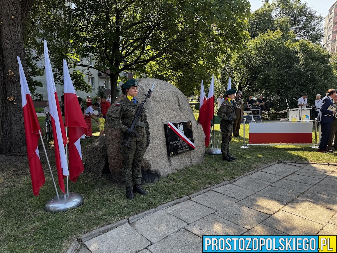 14 sierpnia 2025 roku w Opolu, na skrzyżowaniu ulic Wojska Polskiego i Niemodlińskiej, uroczyście odsłonięto tablicę pamiątkową poświęconą