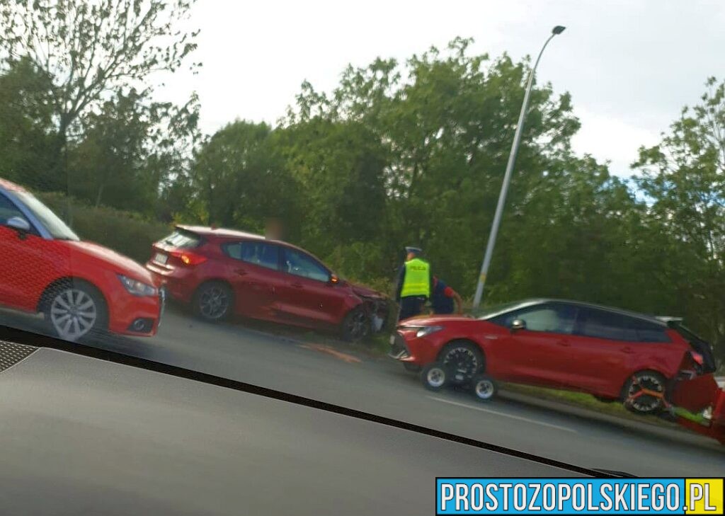 Wypadek w Opolu na ul. Sosnkowskiego. 79-latek nie ustąpił pierwszeństwa