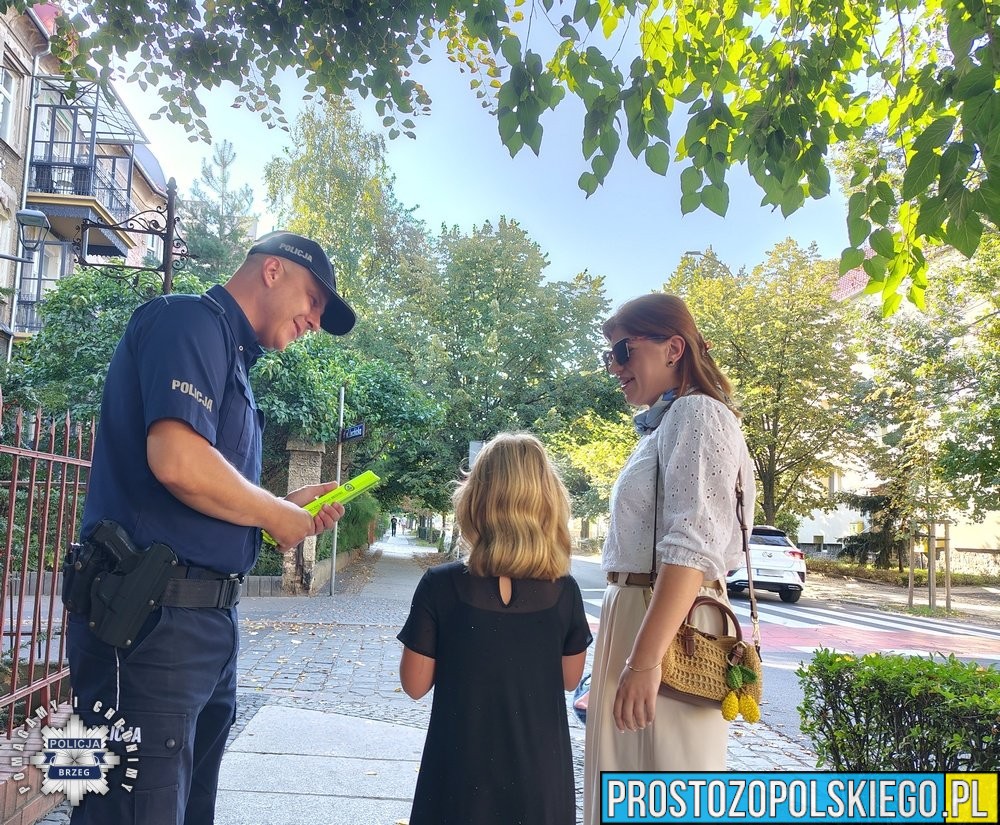 bezpieczna droga do szkoły, akcja policyjna, policja przy szkołach, prewencyjna akcja policji, policja przy przejściach, policja koło szkół,