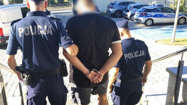 Brzeg i Grodków: Policjanci zatrzymali dwóch poszukiwanych mężczyzn