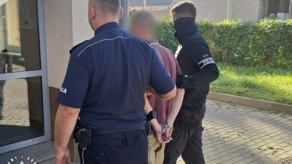 39-latek ukradł tablicę rejestracyjną, żeby zrobić ...