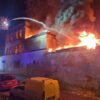 Nysa: Pożar pustostanu na ul. Andrzeja Kmicica. Strażacy walczyli z ogniem kilka godzin