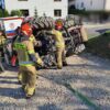 Wypadek ciągnika rolniczego w gminie Leśnica. 40-latek trafił do szpitala