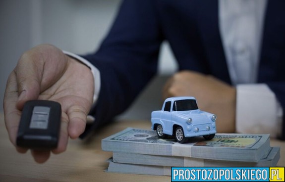 Chciał kupić wymarzony samochód, a stracił 27 tysięcy złotych. Policja z Kędzierzyna-Koźla ostrzega przed oszustwami internetowymi