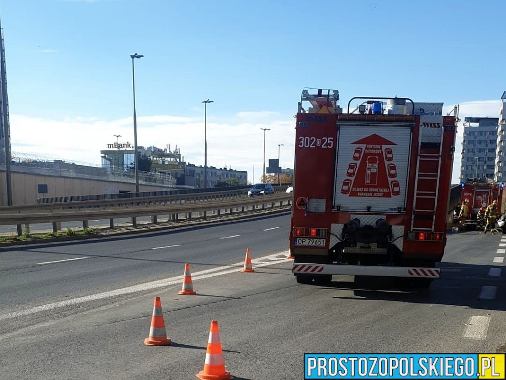 wypadek, wypadek na rondzie w opolu, wypadek na estakadzie, samochód uderzył w barierki, estakada opole wypadek , rondo opole wypadek,