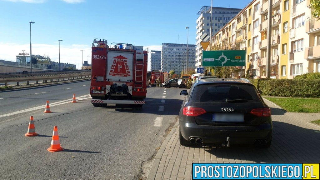 wypadek, wypadek na rondzie w opolu, wypadek na estakadzie, samochód uderzył w barierki, estakada opole wypadek , rondo opole wypadek,