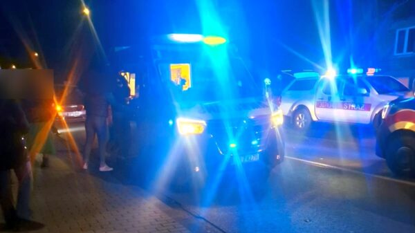 Potrącenie dwóch braci w wieku 10 i 7-lat w miejscowości Kup koło sklepu dino.