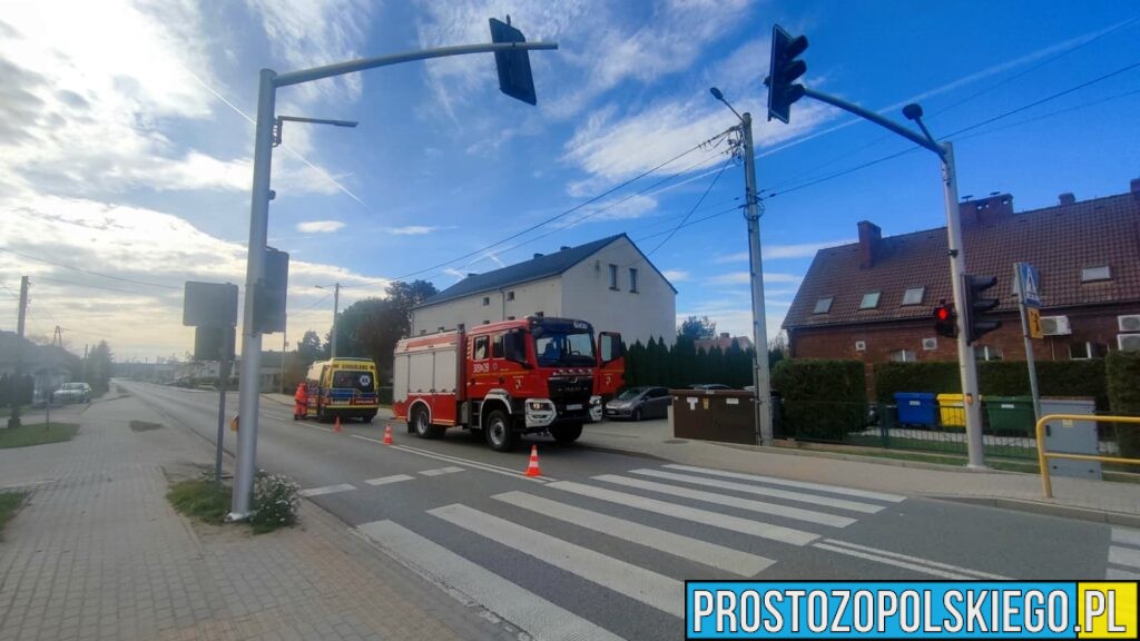 Złotniki: strażacy pomogli 5-latkowi, który zaklinował palec w drewnianym klocku