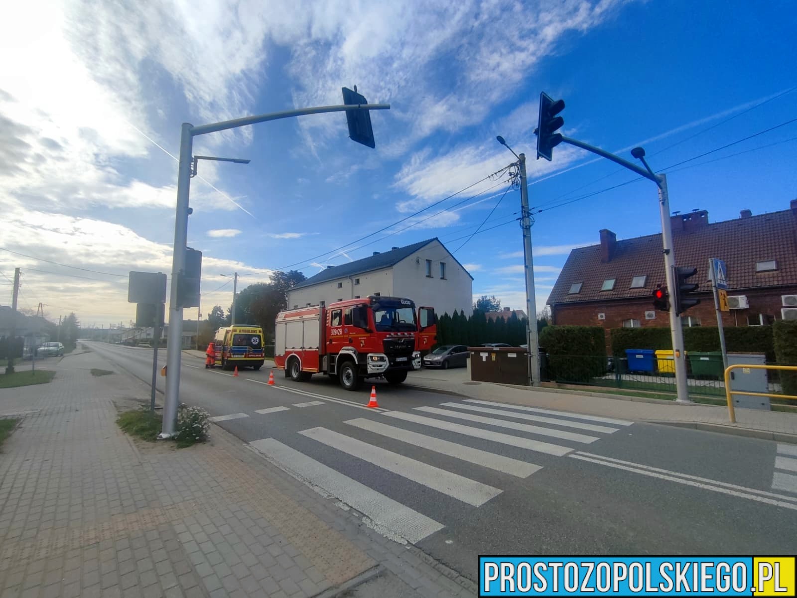 Złotniki: strażacy pomogli 5-latkowi, który zaklinował palec w drewnianym klocku