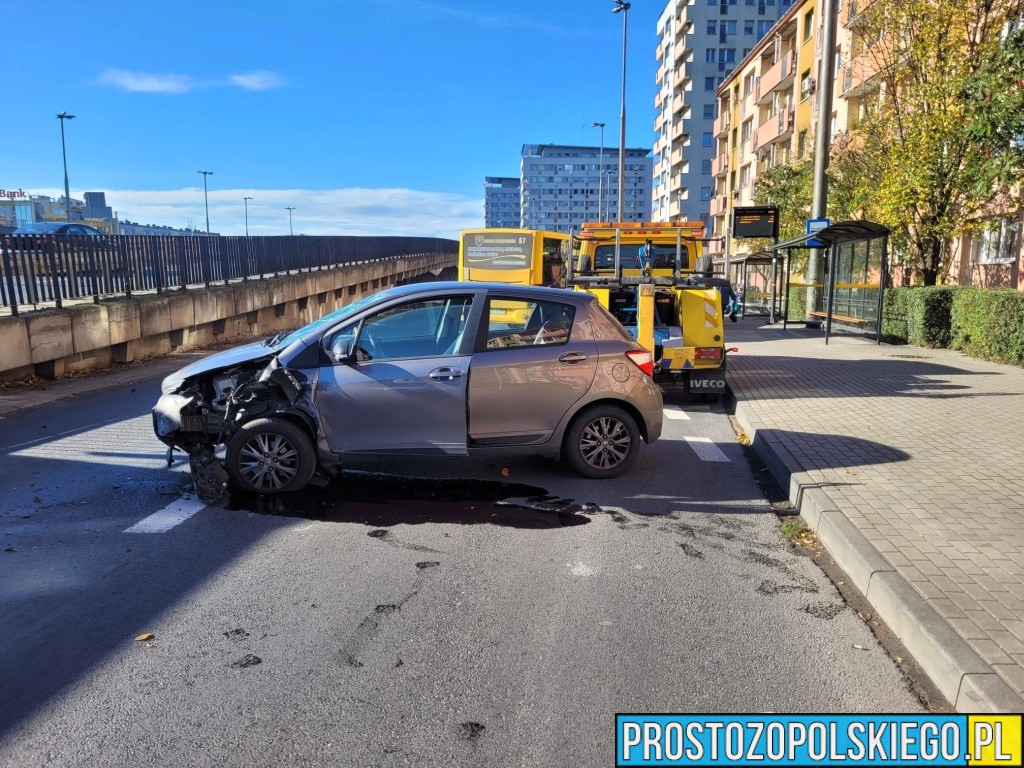 wypadek, wypadek na rondzie w opolu, wypadek na estakadzie, samochód uderzył w barierki, estakada opole wypadek , rondo opole wypadek,