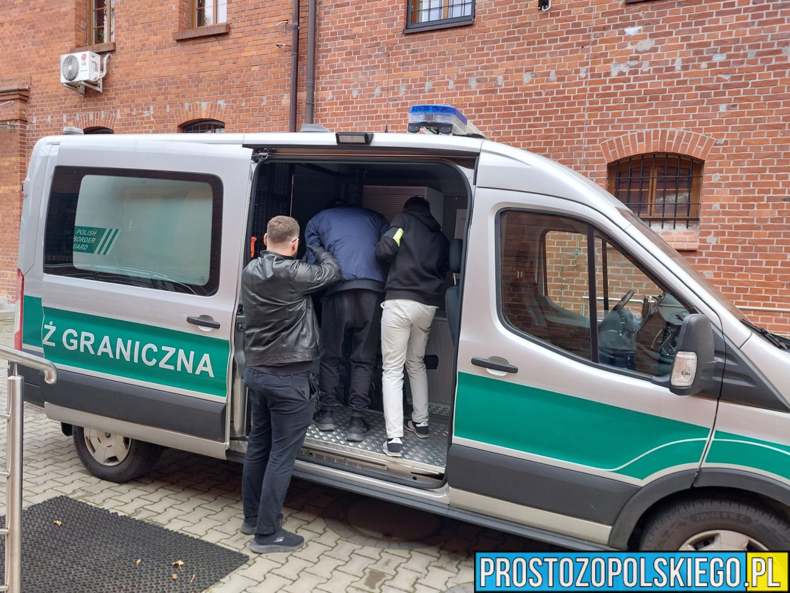 200 cudzoziemców zobowiązanych do opuszczenia Polski. Powodem zagrożenie dla bezpieczeństwa i porządku publicznego