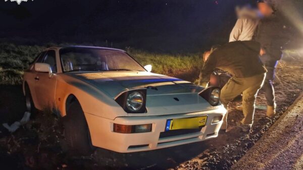 19-latek ukradł zabytkowe porsche i próbował je podpalić. Został zatrzymany po pościgu