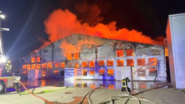 Ogromny pożar hodowli drobiu w Fałkowicach w powiecie namysłowskim