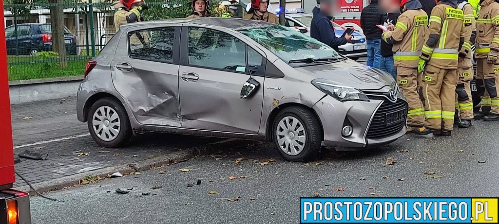 wypadek na waryńskiego, wypadek przy solarisie, wypadek w opolu, dachowanie w centrum, auto dachowało w centrum, 